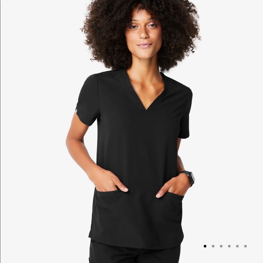 Figs scrub top